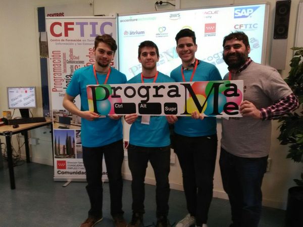 Alumnos de 1º de DAW en la fase regional del concurso ProgramaMe