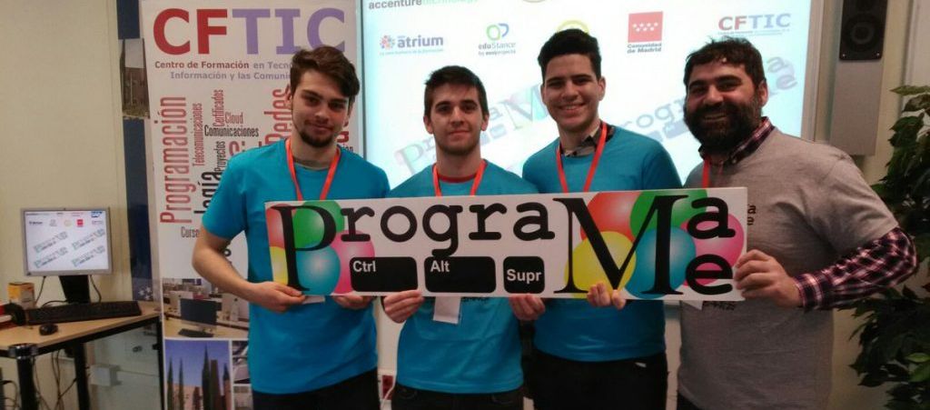 Alumnos de 1º de DAW en la fase regional del concurso ProgramaMe