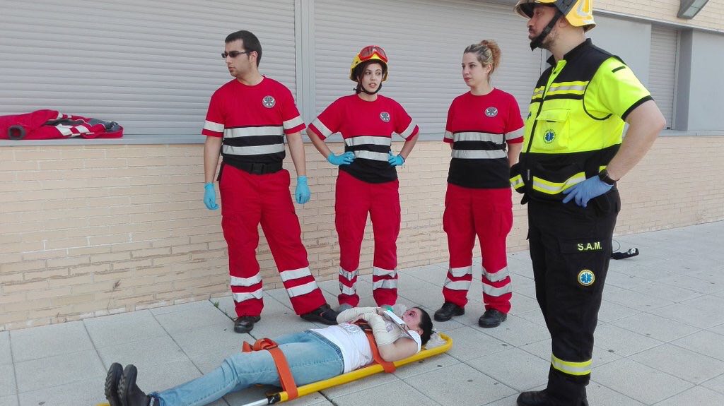 El Colegio Valle del Miro organiza un simulacro de incidente con mas de 2000 participantes