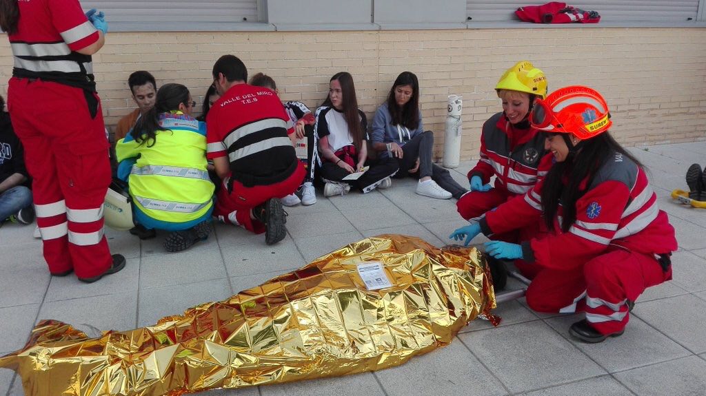 El Colegio Valle del Miro organiza un simulacro de incidente con mas de 2000 participantes